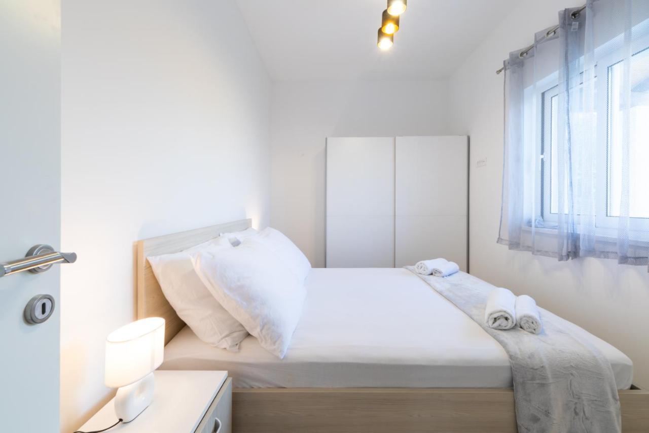Vila Apartments Marina Blato  Экстерьер фото