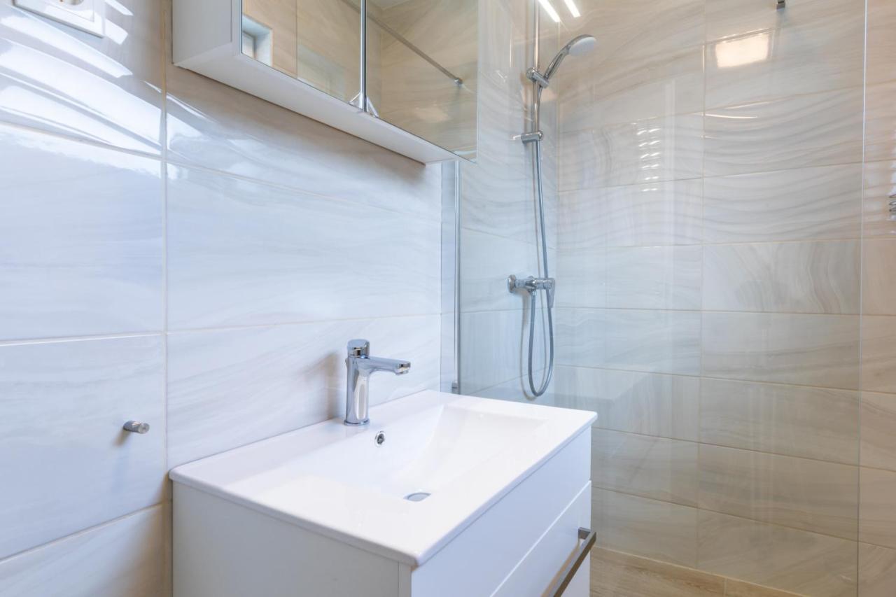 Vila Apartments Marina Blato  Экстерьер фото